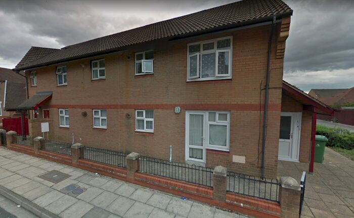 1 Bedroom Ground Flat To Rent In Duke Street, Grimsby, Lincolnshire, DN32