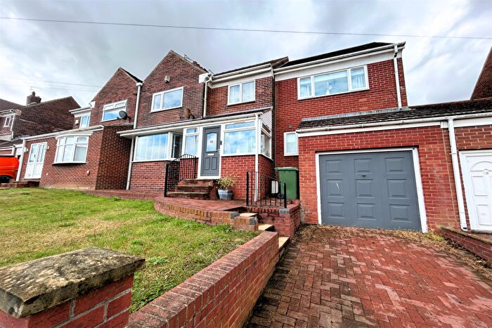 4 Bedroom Semi-Detached House For Sale In Bevan Avenue, Sunderland, SR2
