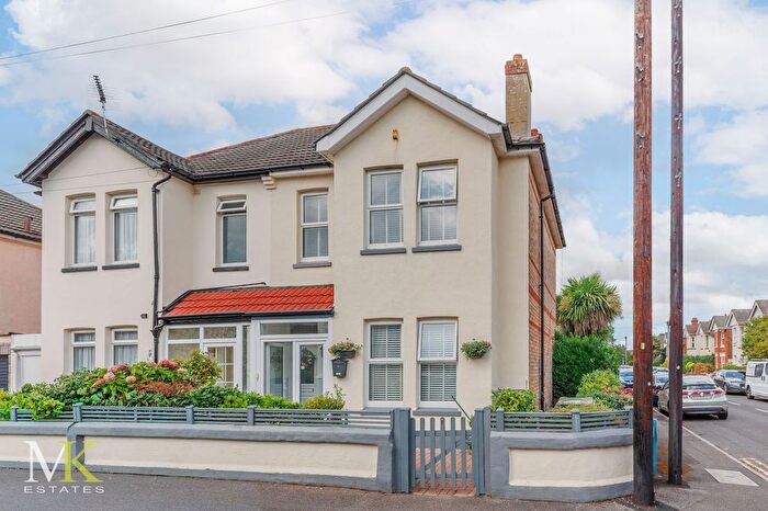 4 Bedroom Semi-Detached House For Sale In Grants Avenue, Bournemouth, BH1
