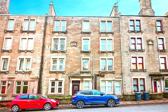 2 Bedroom Flat To Rent In Lochee Road, Dundee, Angus, DD2