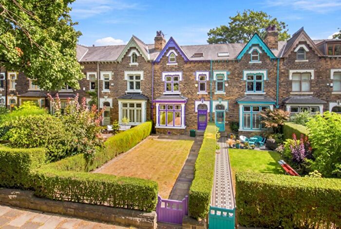 5 Bedroom Terraced House For Sale In Oak Road, Potternewton, LS7