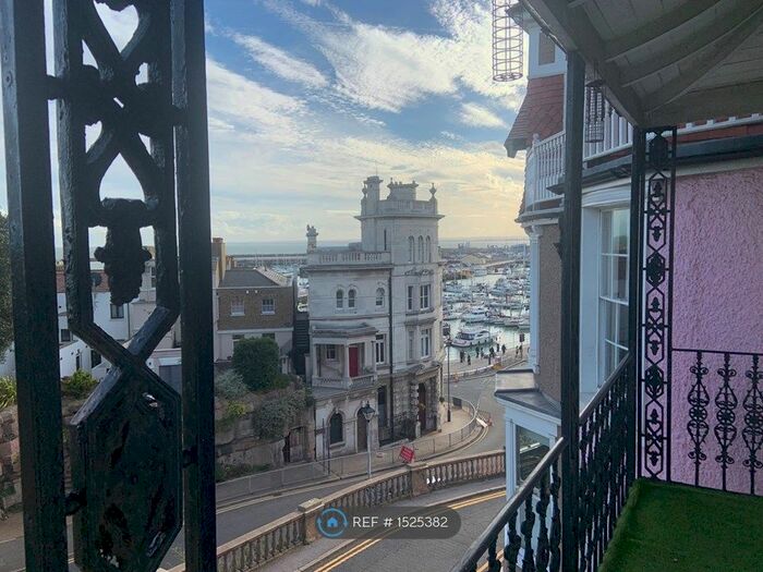 2 Bedroom Flat To Rent In Albion Hill, Ramsgate, CT11