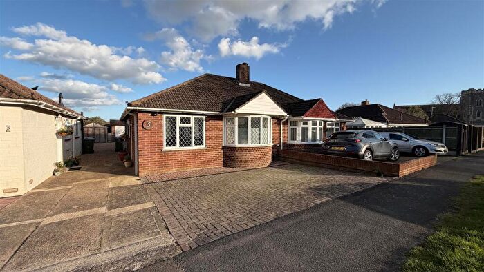 2 Bedroom Semi-Detached Bungalow For Sale In Queens Crescent, Stubbington, Fareham, PO14