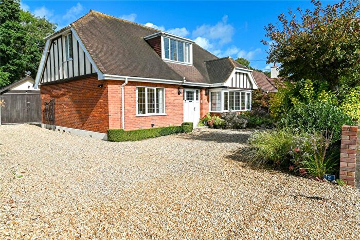 4 Bedroom Bungalow For Sale In Waverley Road, New Milton, Hampshire, BH25