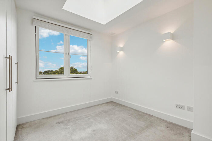 1 Bedroom Flat To Rent In Shillington Old School, Este Road, SW11
