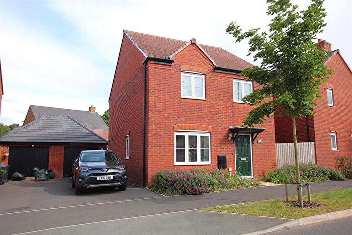 4 Bedroom Detached House For Sale In Watermill Way, Collingtree, NN4