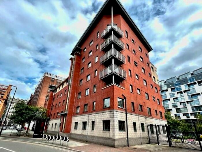 3 Bedroom Apartment To Rent In Great Bridgewater Street, City Centre, M1