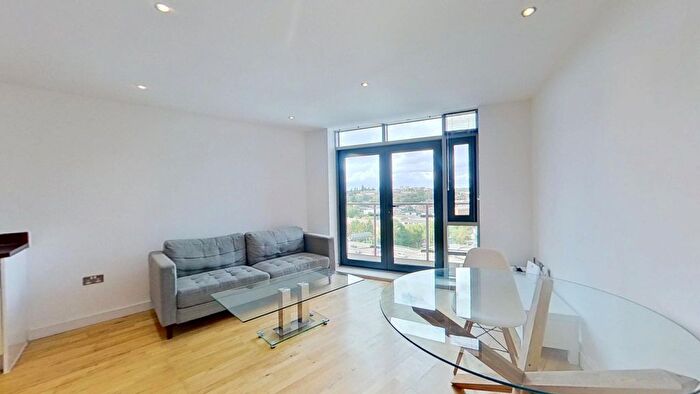 1 Bedroom Flat To Rent In Gotts Road, Leeds, LS12