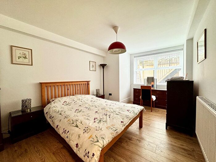 1 Bedroom Flat To Rent In Drylands Road, London, N8
