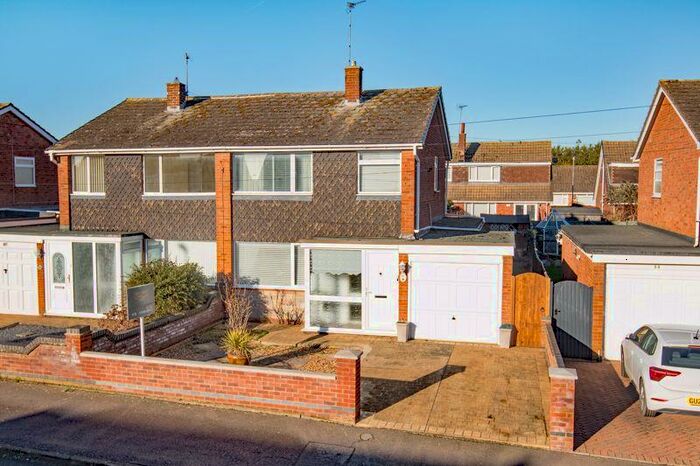 3 Bedroom Semi-Detached House For Sale In Shire Road, Corby, NN17