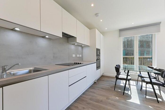 1 Bedroom Flat To Rent In Medawar Drive, London, NW7