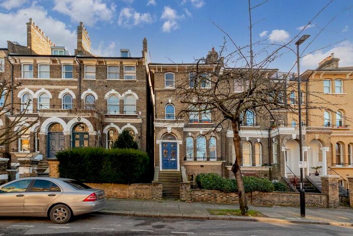 2 Bedroom Flat To Rent In South Villas, London, NW1