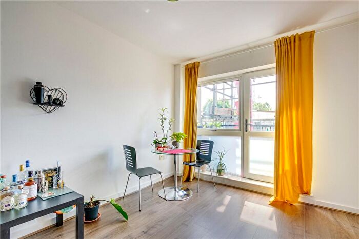 1 Bedroom Flat To Rent In Highland Court, Cudworth Street, E1