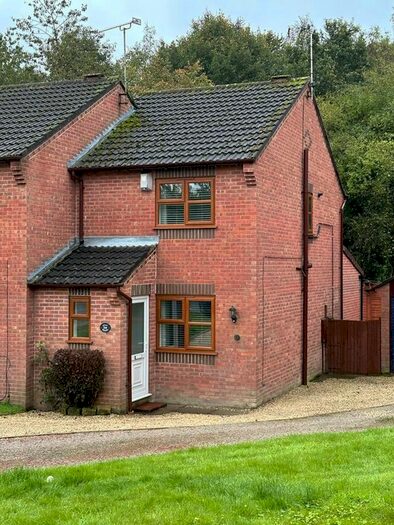 2 Bedroom Town House To Rent In Gray Fallow, South Normanton, DE55