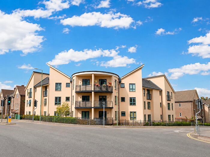 2 Bedroom Apartment For Sale In Sheldon Way, Berkhamsted, HP4