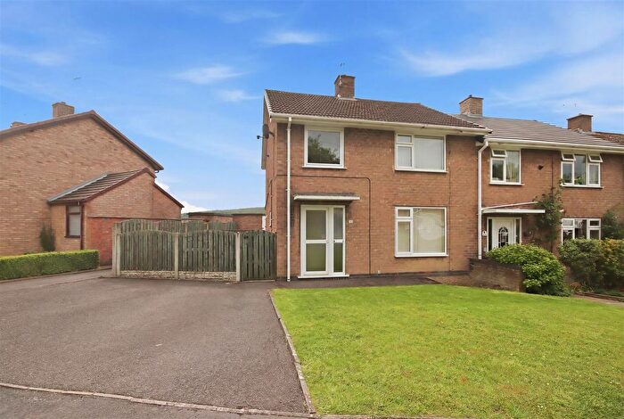 3 Bedroom Terraced House For Sale In Oak Crescent, Wingerworth, Chesterfield, S42