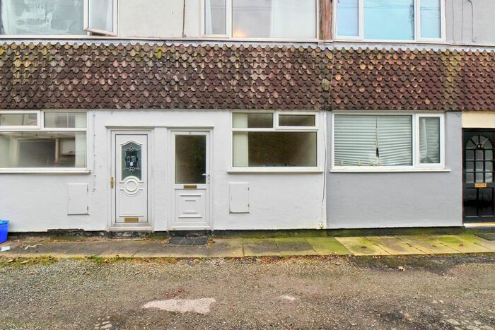 2 Bedroom Flat For Sale In Blenket Close, Grange-Over-Sands, LA11