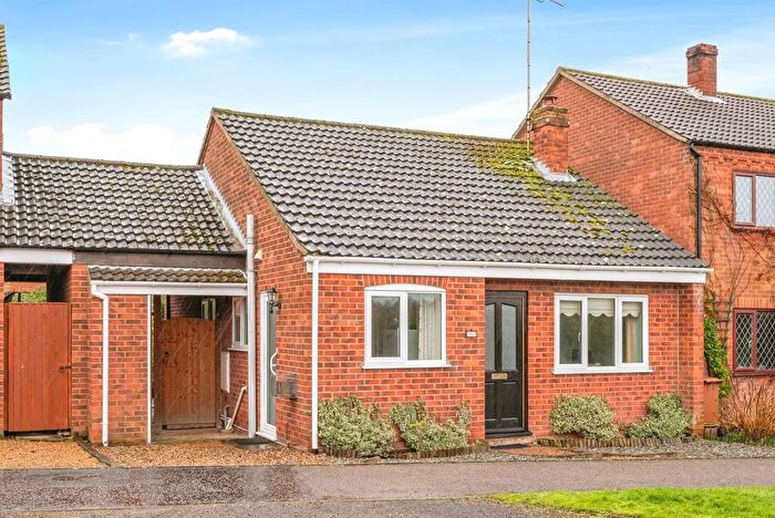 2 Bedroom Bungalow For Sale In Smugglers Lane, Reepham, Norwich, NR10