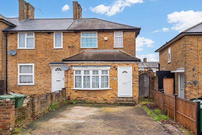 3 Bedroom End Of Terrace House For Sale In Tintern Road, Carshalton, Surrey, SM5