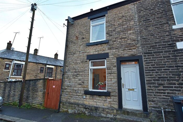 3 Bedroom End Of Terrace House For Sale In Hadfield Place, Glossop, Derbyshire, SK13