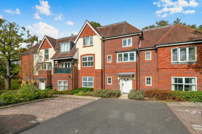 2 Bedroom Apartment To Rent In St. Catherines Wood, GU15