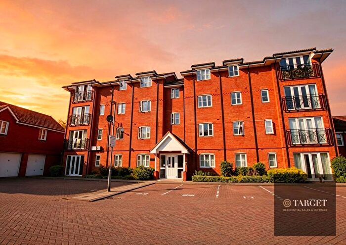 2 Bedroom Flat To Rent In Vancouver Road, Broxbourne, EN10