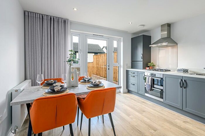 4 Bedroom Detached House For Sale In Meadowsweet Drive, Edinburgh, EH4