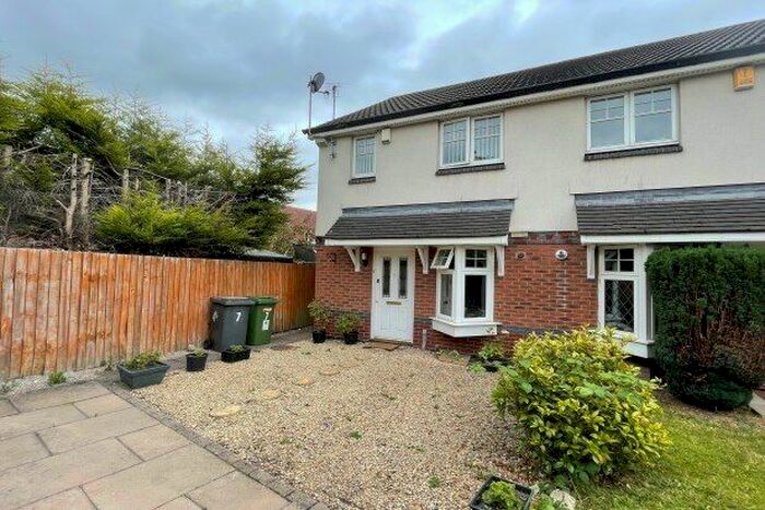 2 Bedroom Property To Rent In Dales Close, Wolverhampton, WV6