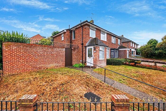 3 Bedroom Semi Detached House For Sale In Maidstone Road, Rainham, ME8