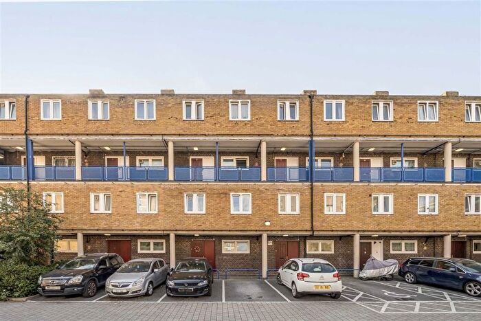 2 Bedroom Flat For Sale In Burbage Close, Borough, SE1