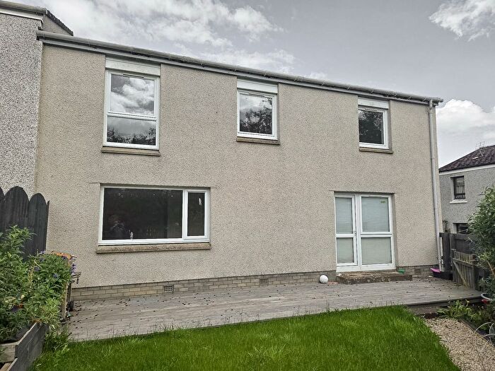4 Bedroom End Of Terrace House For Sale In Ross Crescent, Milton, IV18