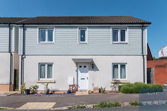 4 Bedroom Detached House For Sale In Vernon Crescent, Exeter, EX2