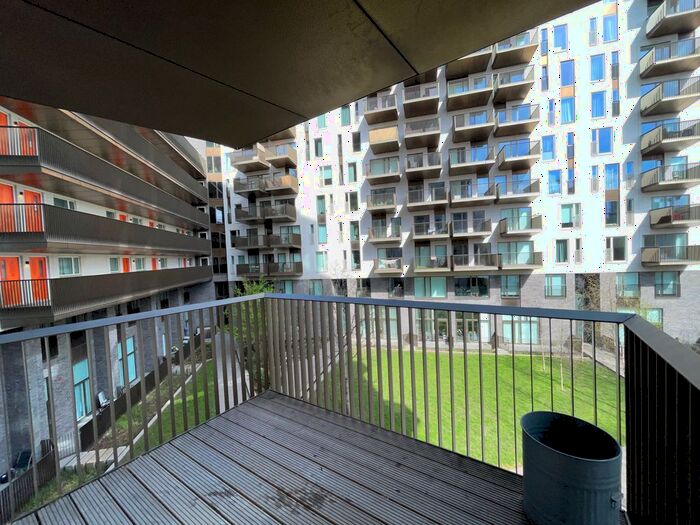 2 Bedroom Flat To Rent In Maud Street, Canning Town, London, E16