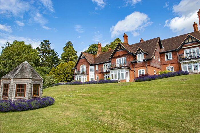 2 Bedroom Apartment To Rent In Thames Road, Goring, Reading, Oxfordshire, RG8