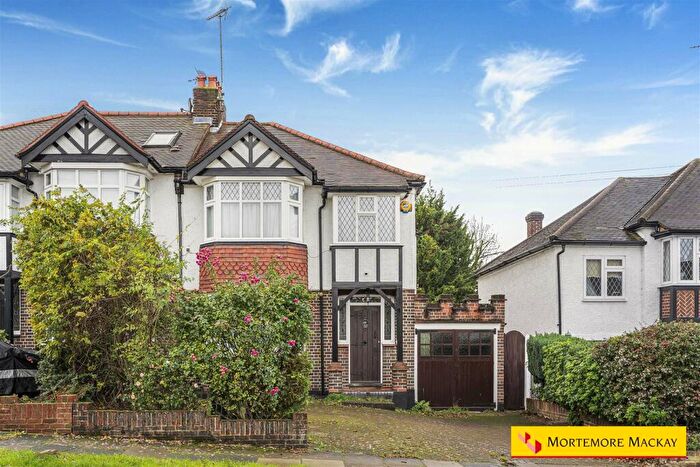 3 Bedroom Semi-Detached House For Sale In Broadfields Avenue, London, N21