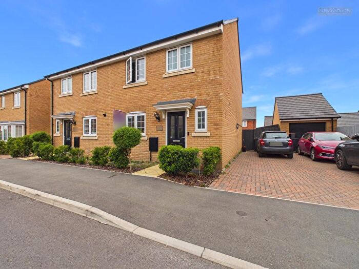 3 Bedroom Semi-Detached House For Sale In Brewton Drive, Deeping St. James, Peterborough, PE6