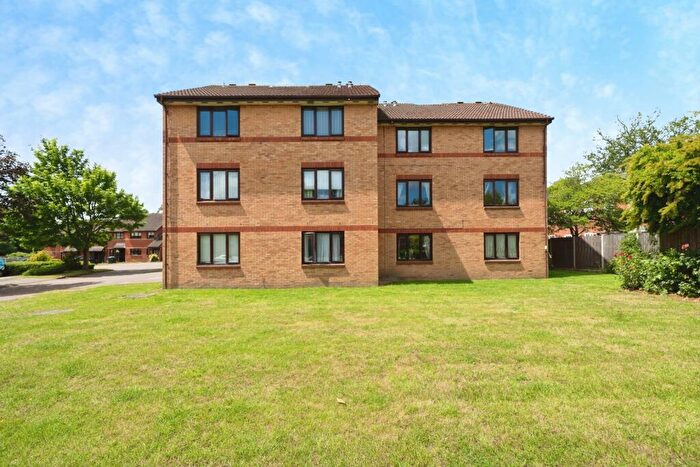 1 Bedroom Flat For Sale In Escott Place, Ottershaw, Chertsey, Surrey, KT16