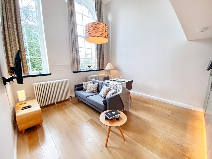 1 Bedroom Flat To Rent In Flat, Mcdonald Road, Broughton, Edinburgh, EH7