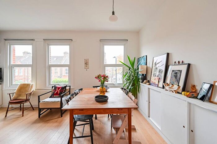 3 Bedroom Flat For Sale In Hibbert Road, Walthamstow, London, E17