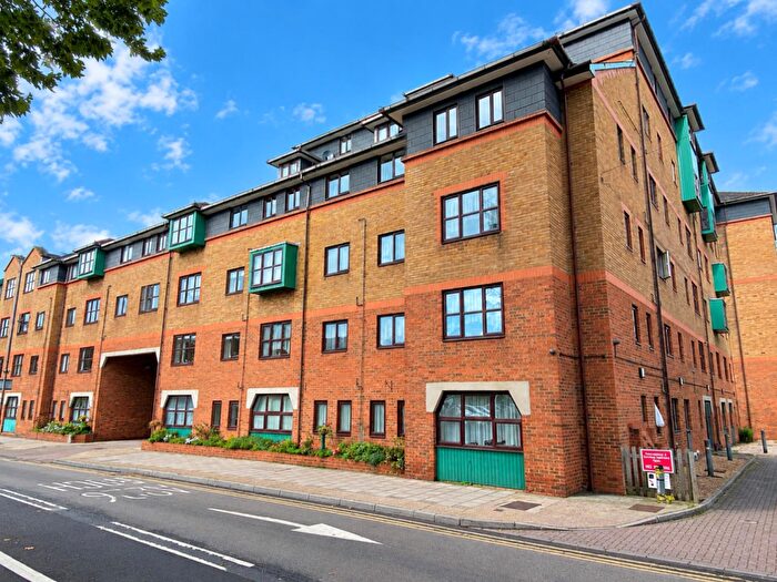 1 Bedroom Retirement Property For Sale In Regents Court, West Street, Gravesend, DA11