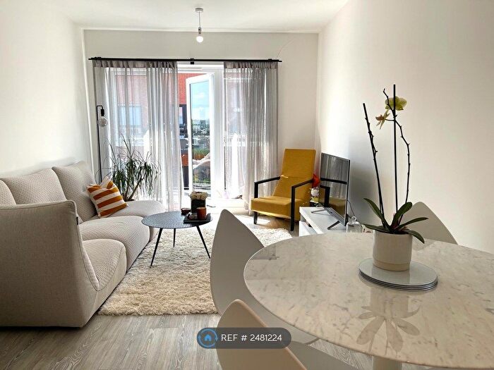 1 Bedroom Flat To Rent In Perkin Court, Wallington, SM6