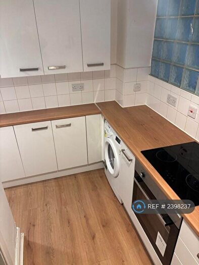 3 Bedroom Flat To Rent In Sandyford Place, Glasgow, G3