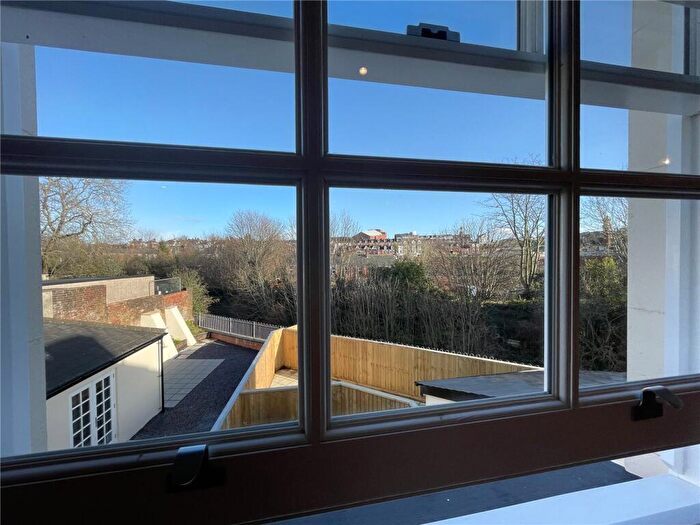 2 Bedroom Apartment To Rent In Pennsylvania Road, Exeter, EX4
