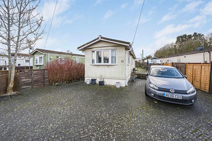 1 Bedroom Mobile Home For Sale In Cranbourne Hall Park, Winkfield, Windsor, SL4