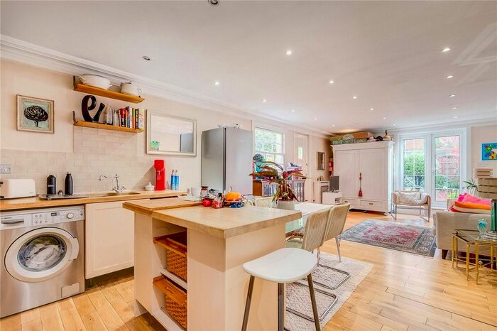 2 Bedroom Flat To Rent In Woodstock Road, Chiswick, London, W4