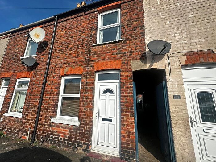 2 Bedroom Terraced House To Rent In Castle Street, Lincoln, LN1