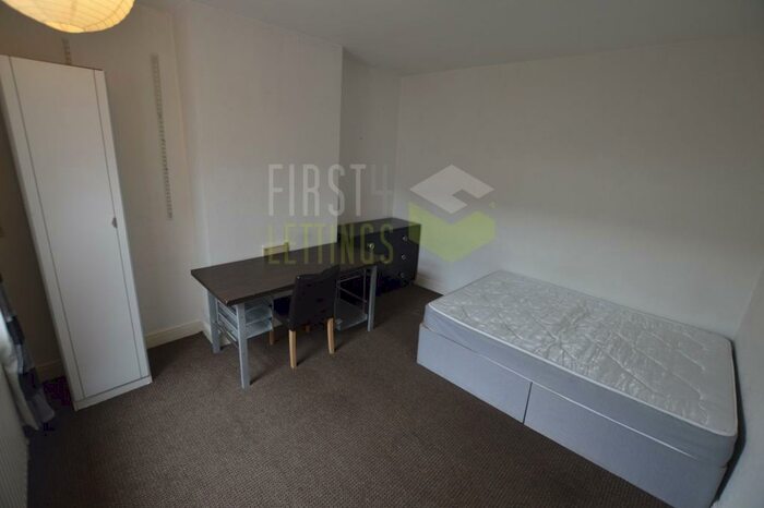 2 Bedroom Terraced House To Rent In Hazel Street, Leicester, LE2