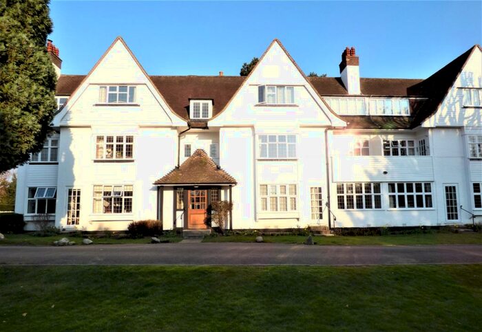 2 Bedroom Apartment To Rent In Raleigh House, Watts Road, Thames Ditton, Surrey, KT7