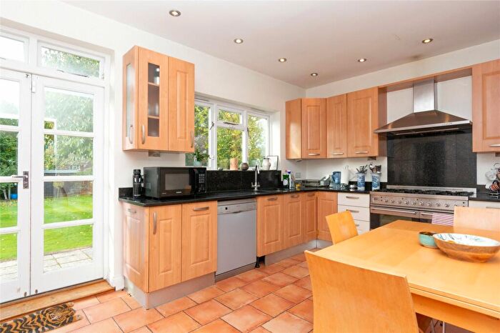 4 Bedroom Detached House For Sale In Beaumont Avenue, St. Albans, AL1
