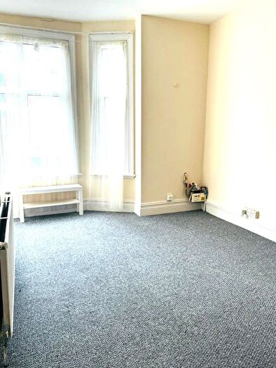 2 Bedroom Flat To Rent In High Street, Wealdstone, Harrow, HA3
